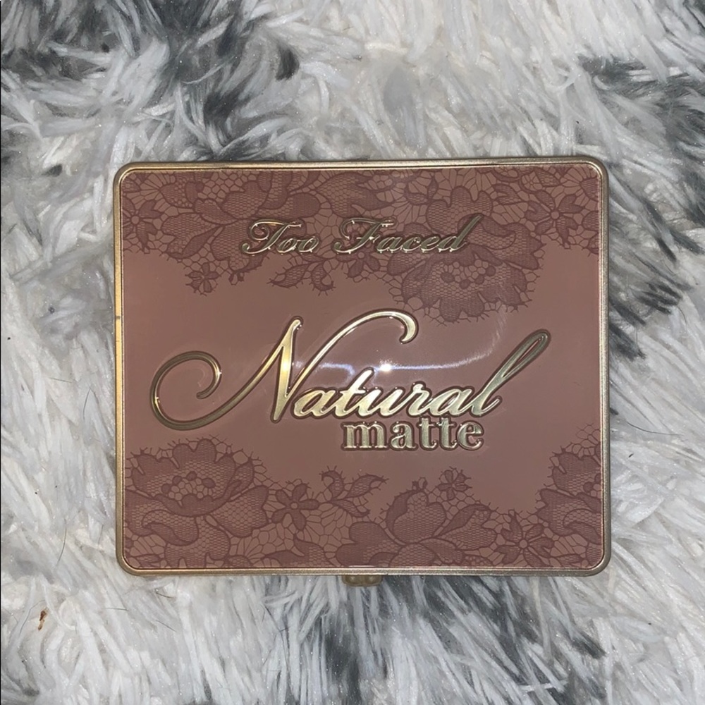 Makeup eyeshadow pallet